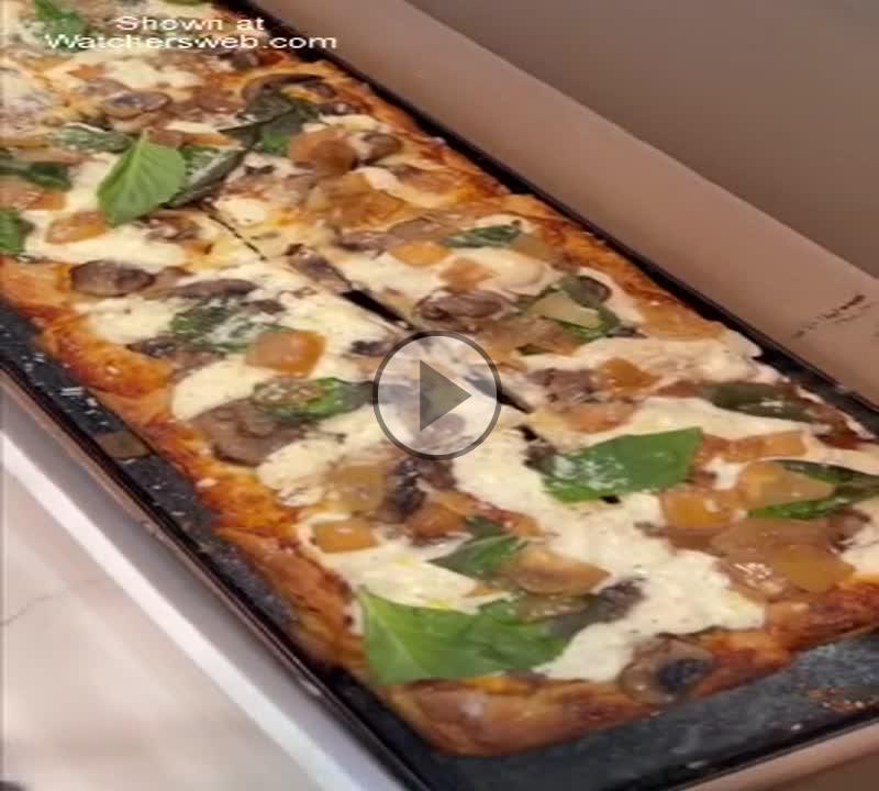 Onions On Pizza