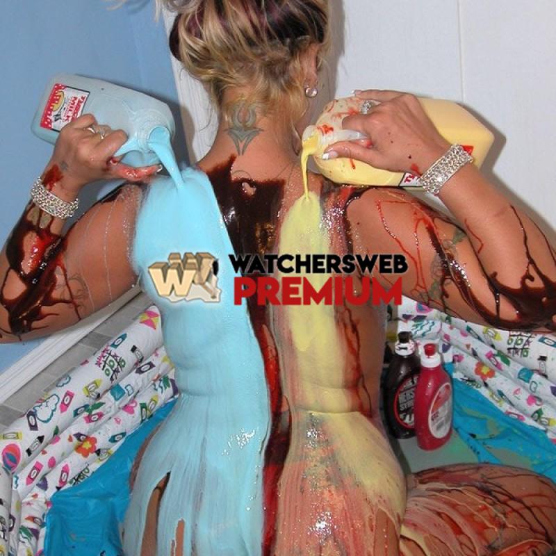 Tattooed Lexxi Takes A Milk Bath - Floorida, USA