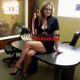 Jen Is Back In The Office - Illinios, USA