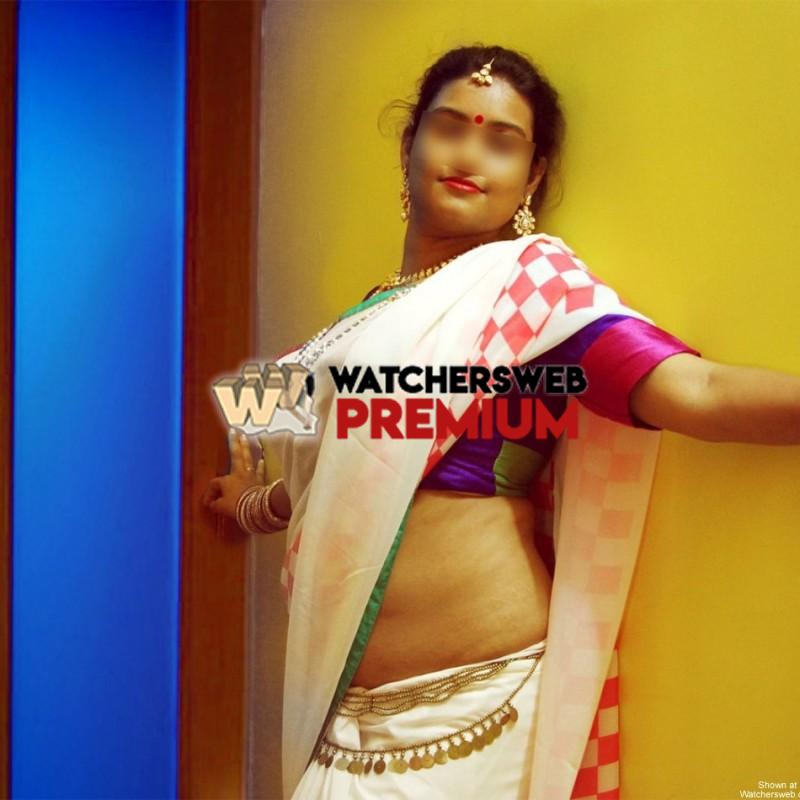 Young Voluptous Indian Wife - India