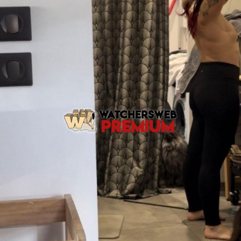 Marie Getting Ready - France